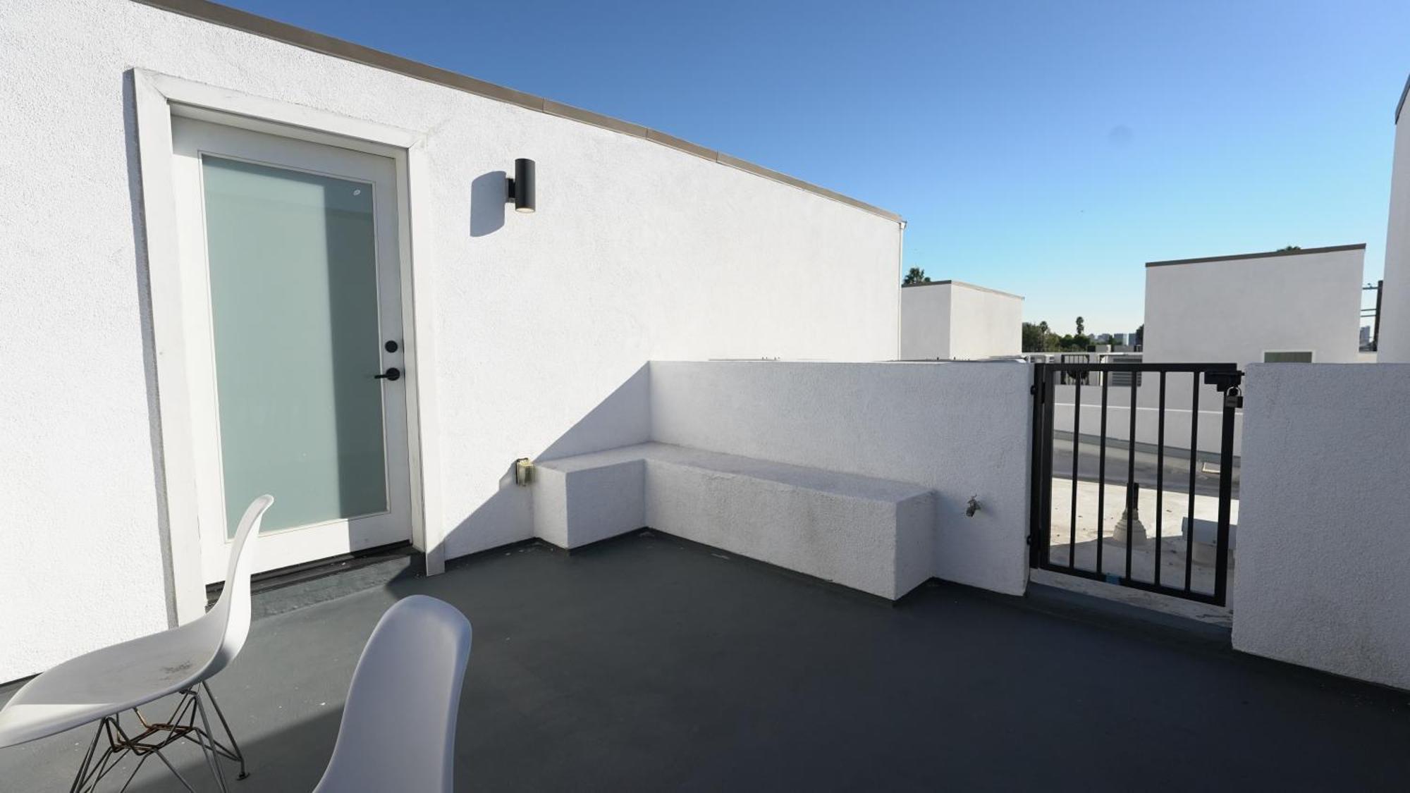 Cozy 4 Bedroom Townhouse With Rooftop Oxford 1 Los Angeles Exterior photo